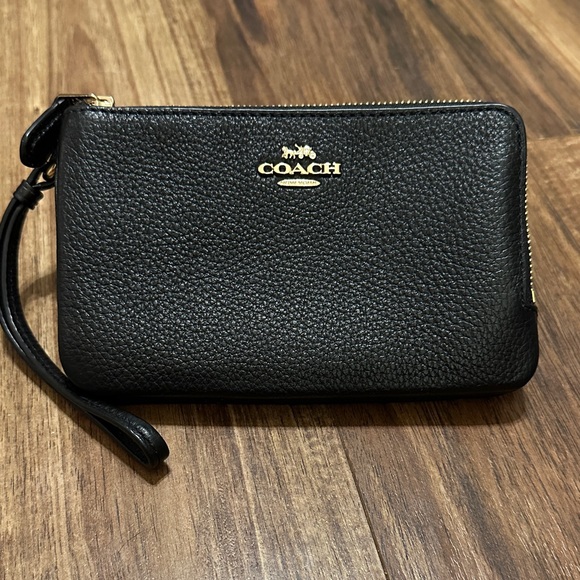 Coach Handbags - NWOT-Coach Black Pebbled Leather Wristlet
